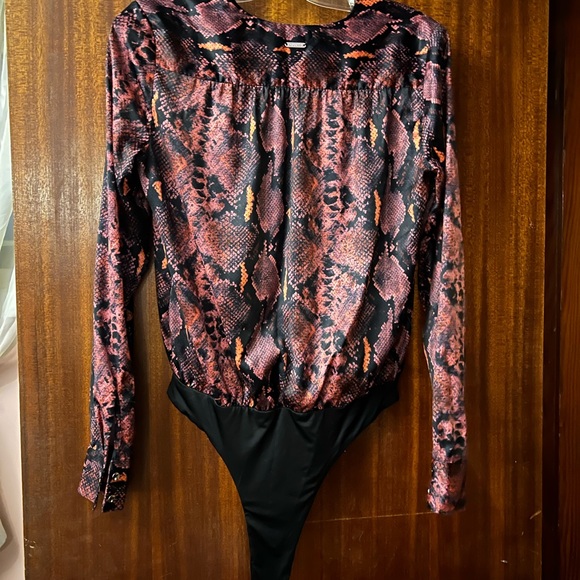 GUESS Woman’s Bodysuit - Picture 3 of 7